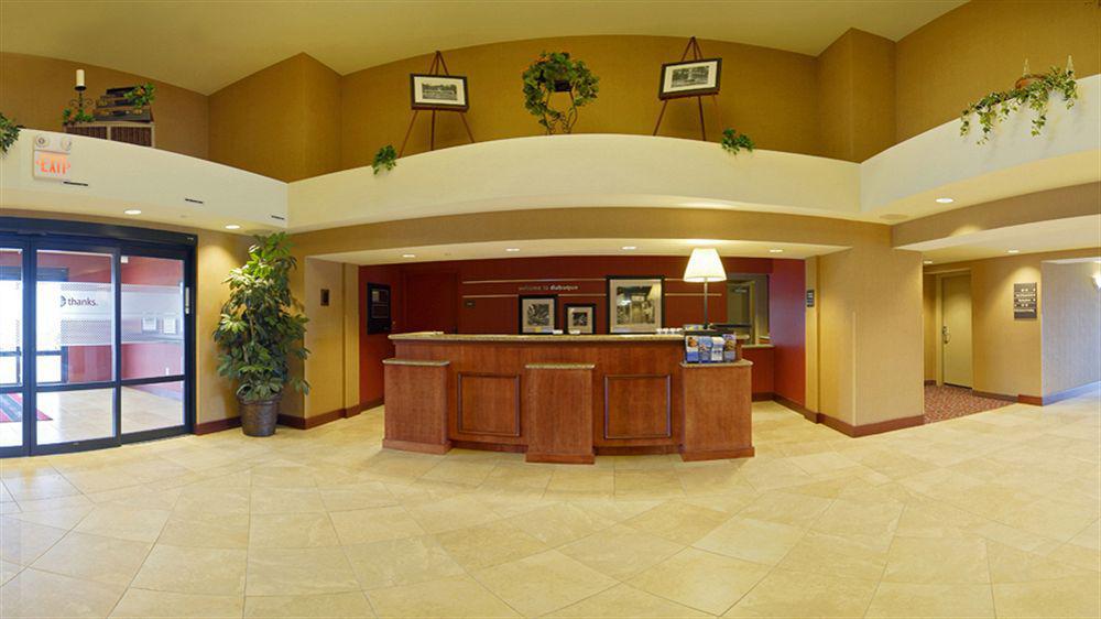 Hampton Inn Dubuque Ngoại thất bức ảnh