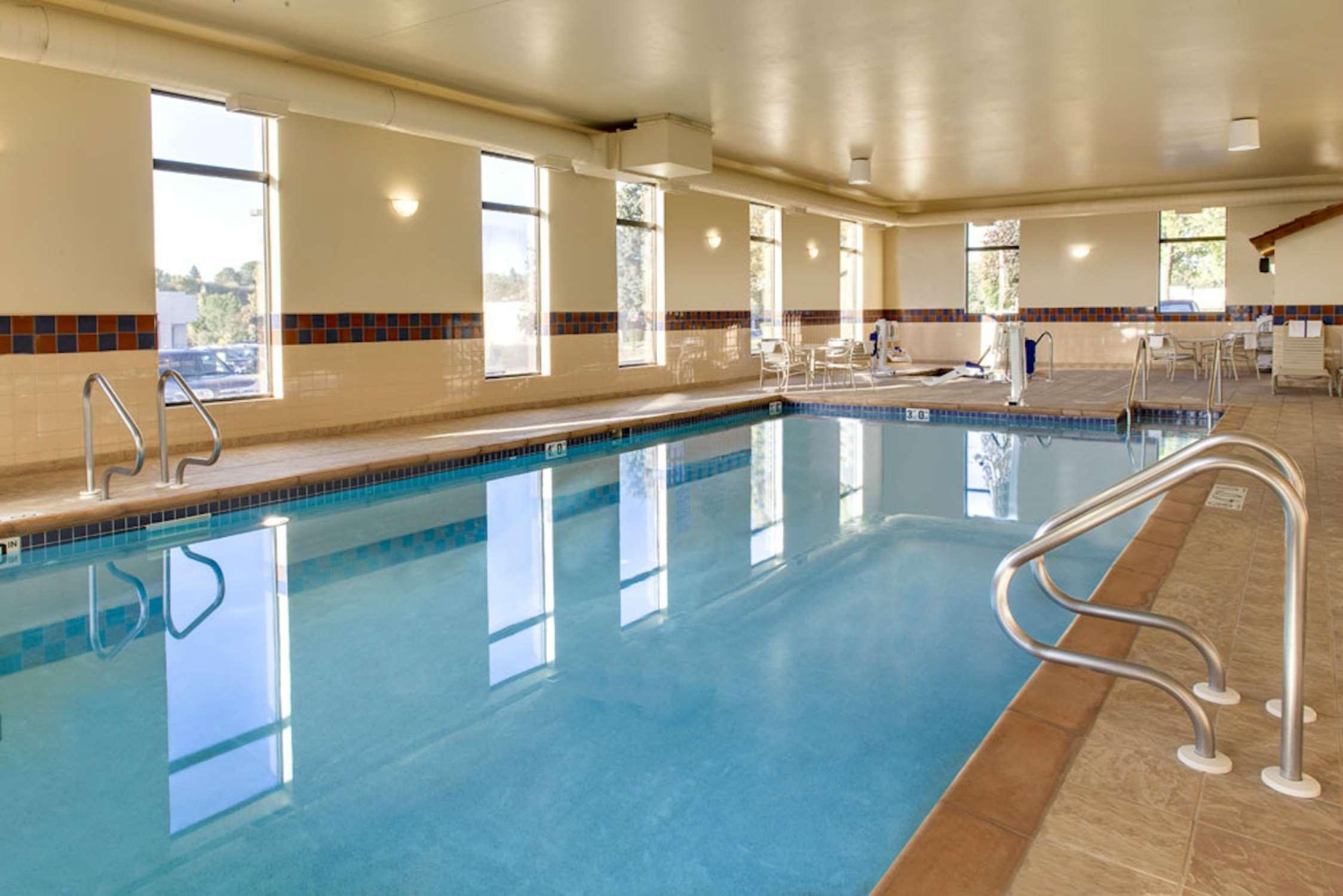 Hampton Inn Dubuque Ngoại thất bức ảnh