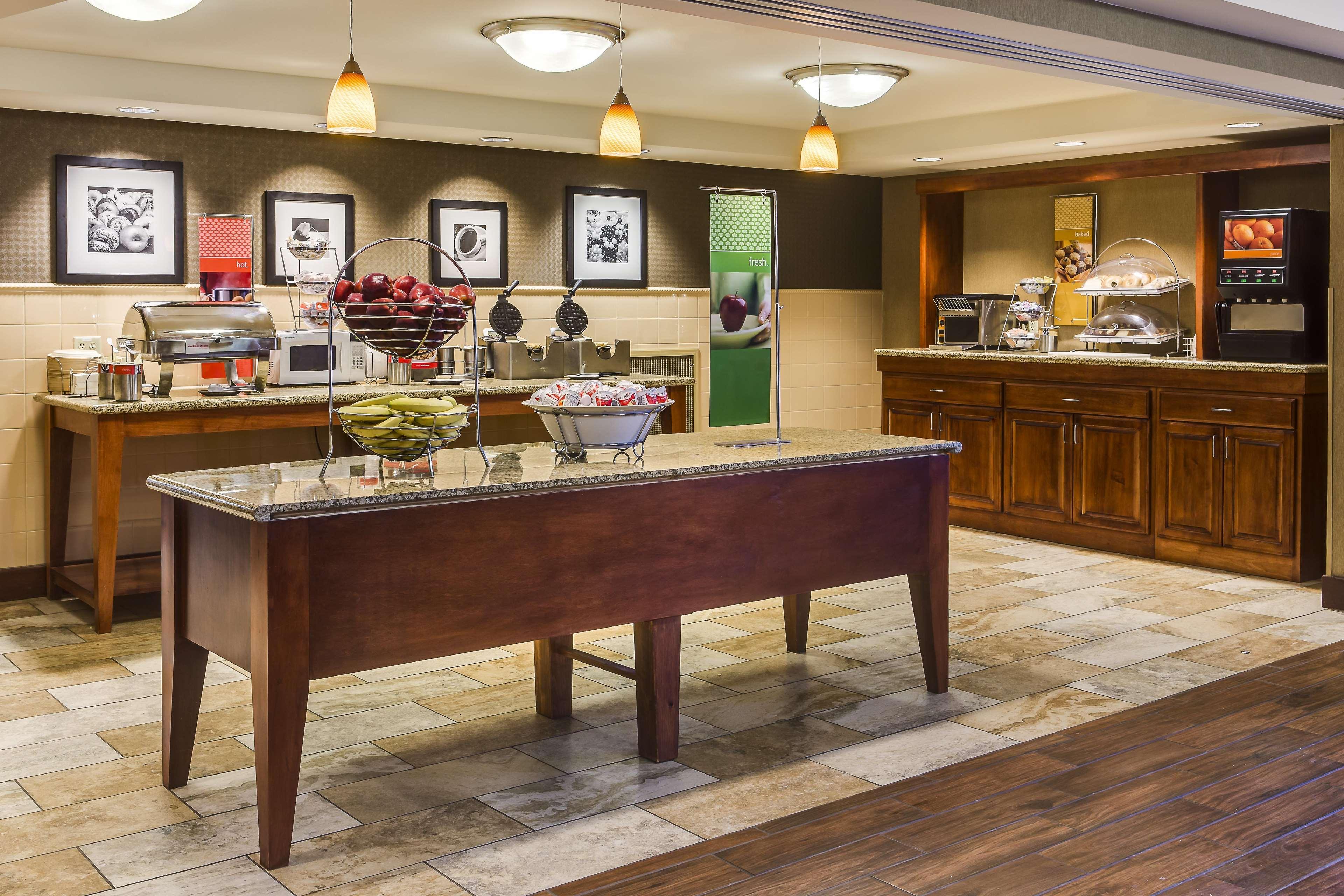 Hampton Inn Dubuque Ngoại thất bức ảnh