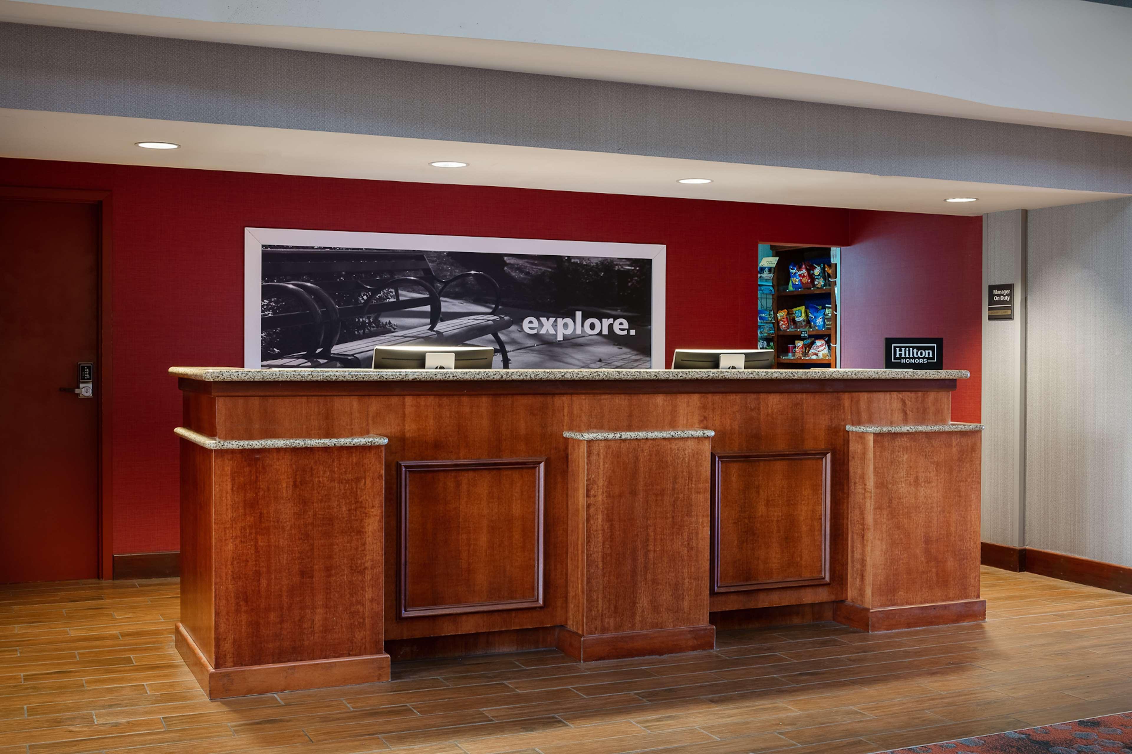Hampton Inn Dubuque Ngoại thất bức ảnh