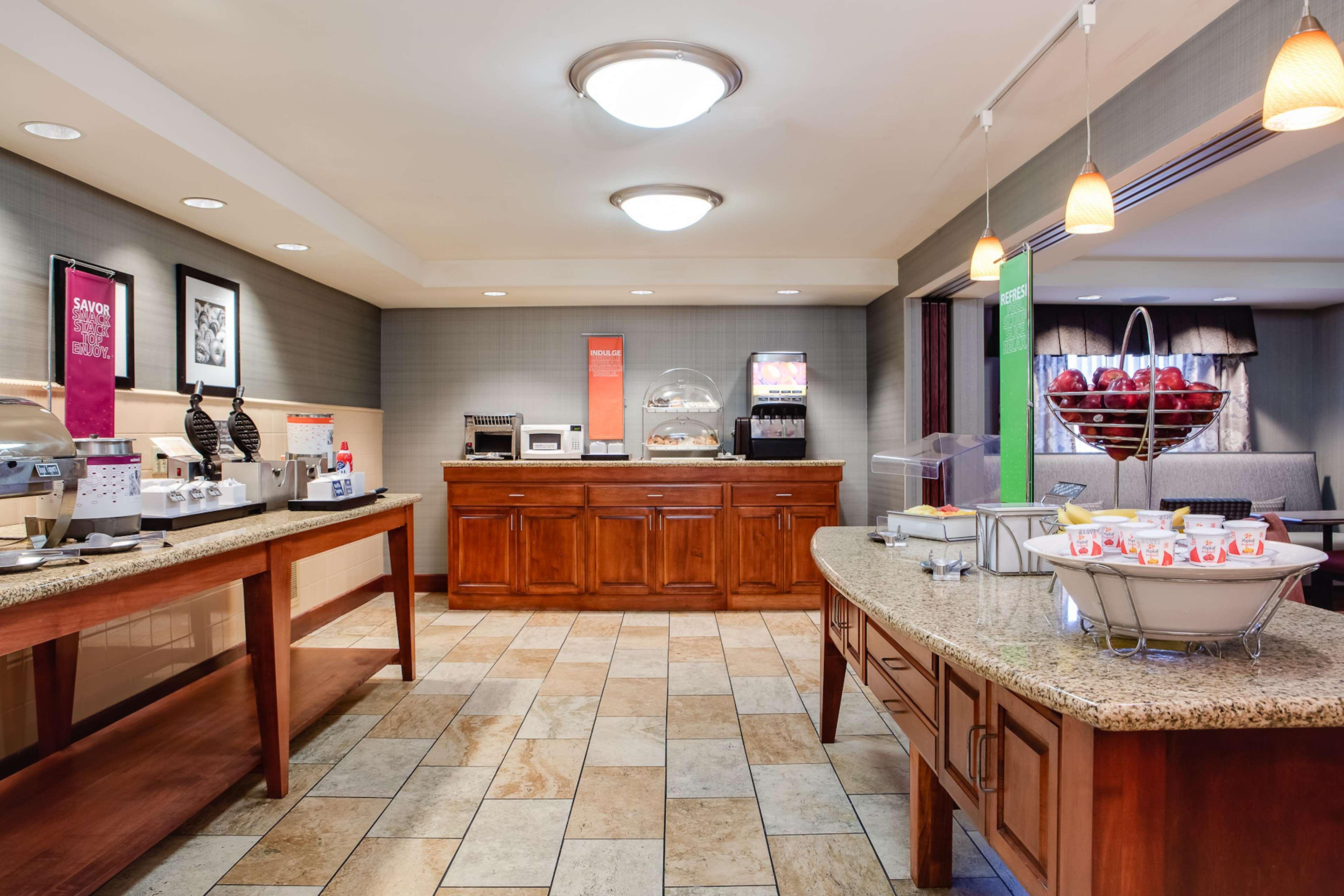 Hampton Inn Dubuque Ngoại thất bức ảnh