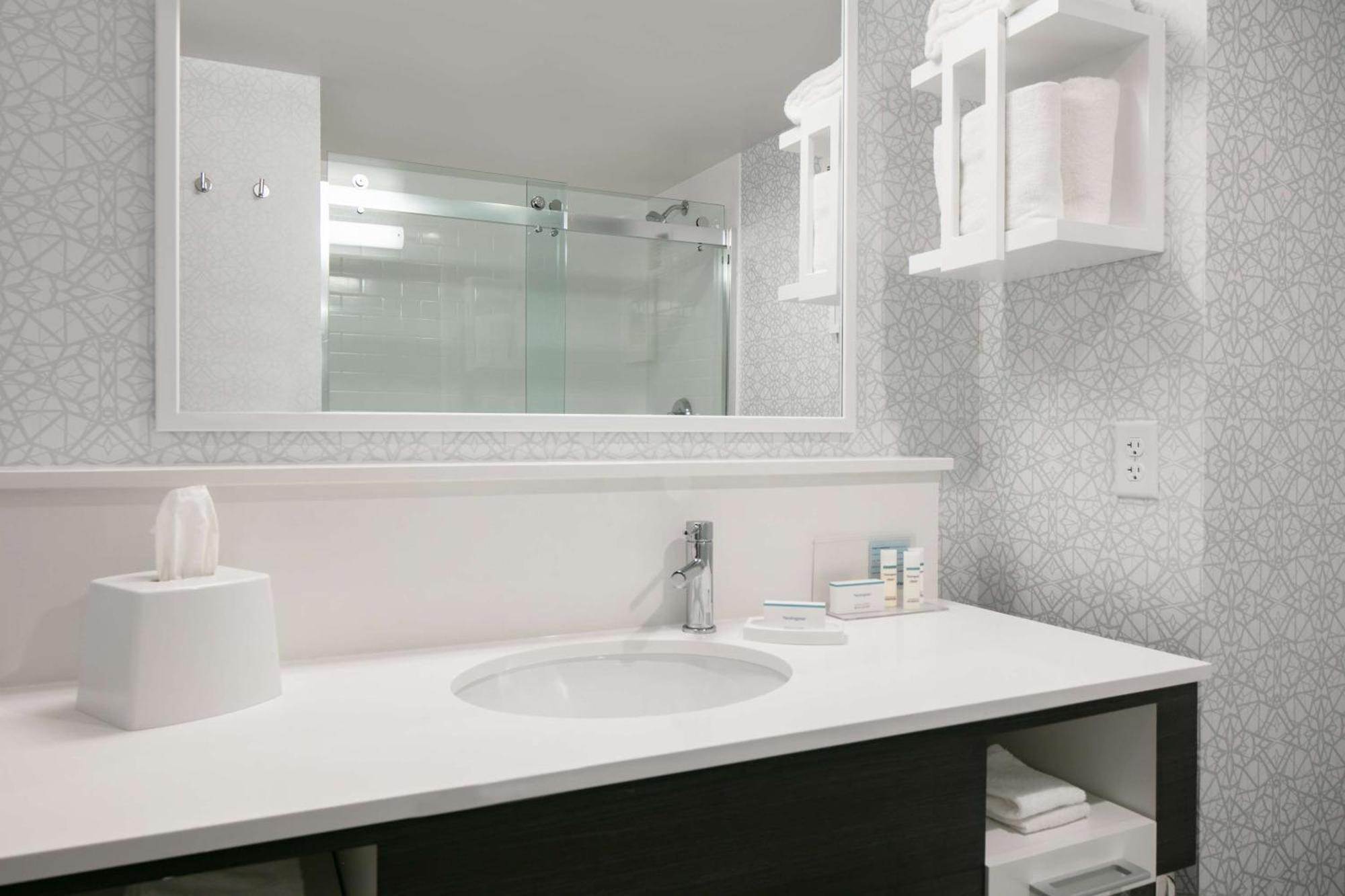 Hampton Inn Dubuque Ngoại thất bức ảnh