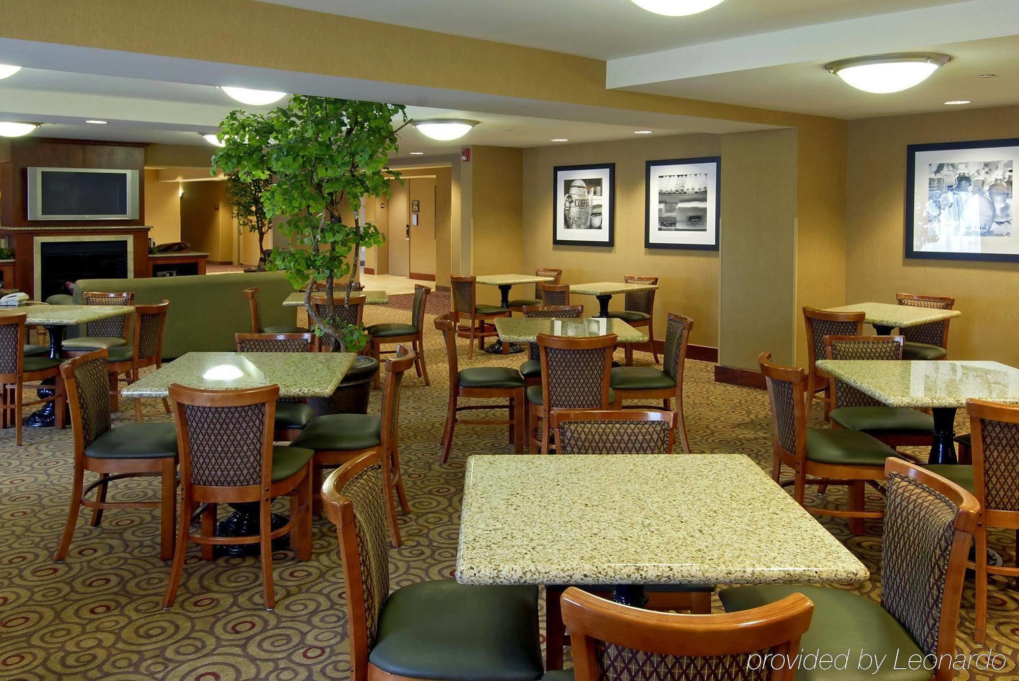 Hampton Inn Dubuque Ngoại thất bức ảnh